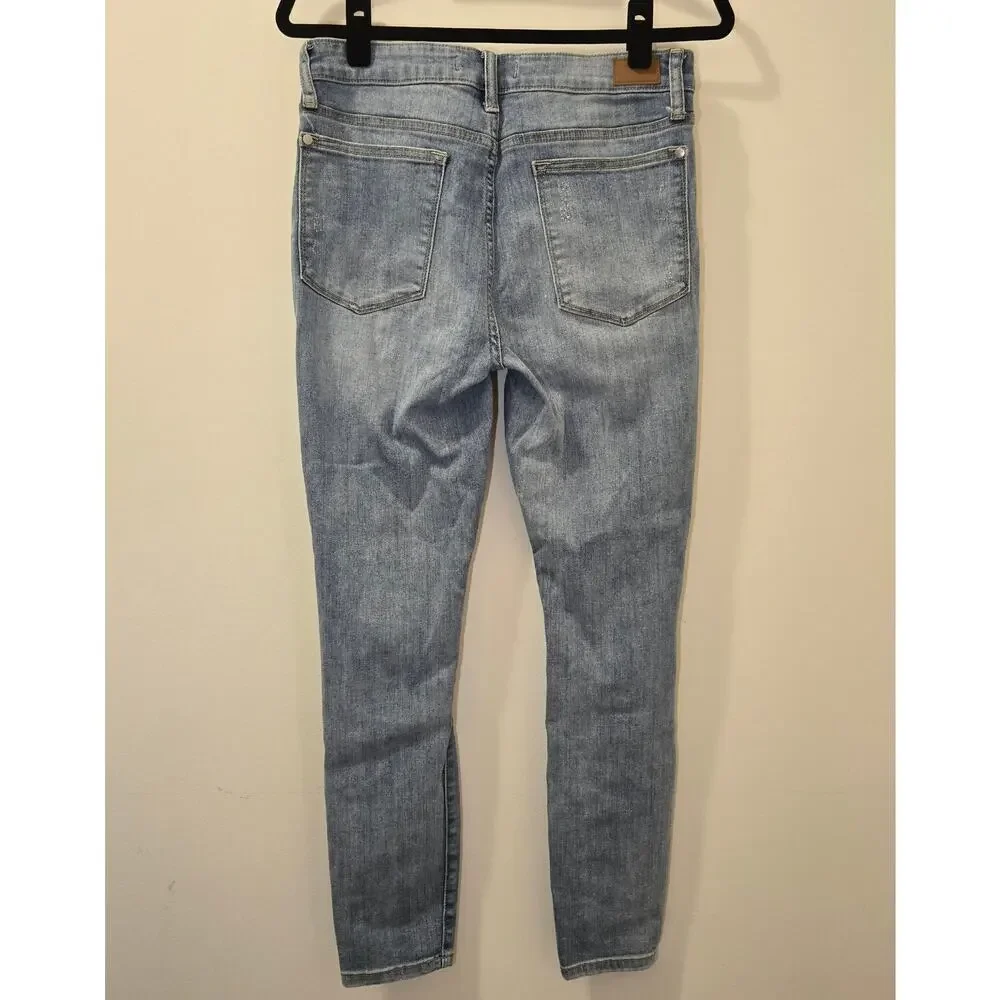 Judy Blue Women’s Skinny Fit Mid Rise Light‎ Wash Distressed Jeans Size 30